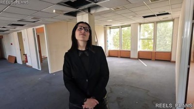 Wild Realtor Cheats, Gets Anal Fucked by Fake Clients!