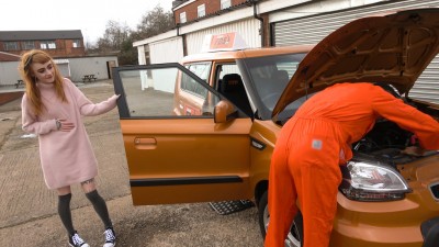 Minx squirts on mechanics big dick