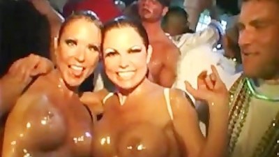 Fantasy Festival / Dancing / Body Show