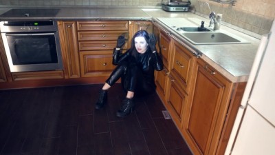 The policeman caught the robber naomi russell porn in the apartment