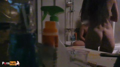 Stepdaddy, the hot water will be asian anal hd turned off soon, can I swim with you!?