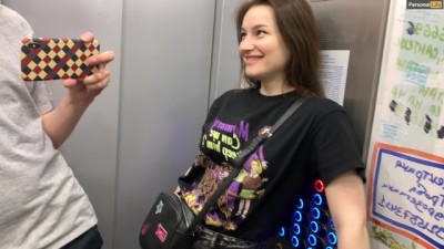 лучший naked lesbians outside друг уговорил отсосать ему в подъезде