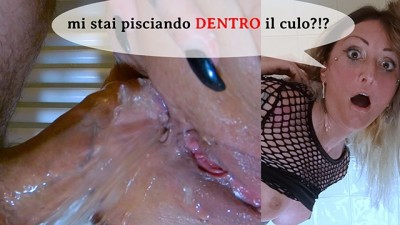 ANALE italiano con MILF ITALIANA matura: "PISCIAMI taboo anal porn NEL CULO!"
