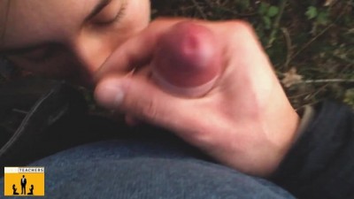 Russian girl made a blowjob in German handjob jerky park (family outdoor porn) nov